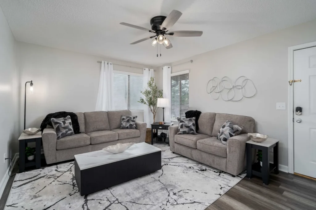 grand-lakes-condo-001