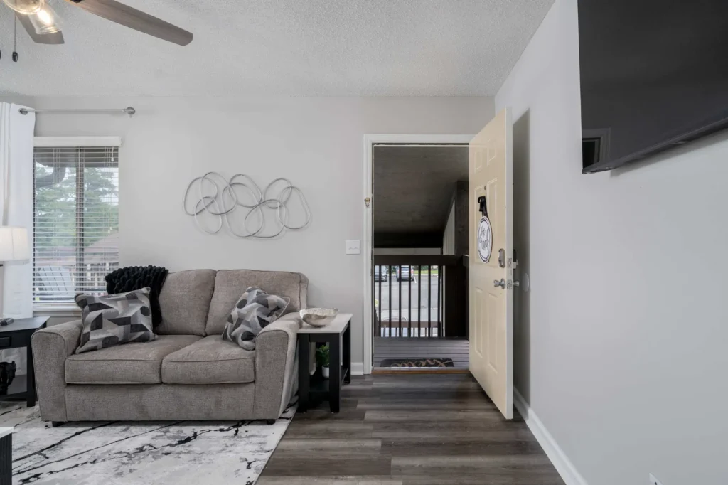 grand-lakes-condo-003