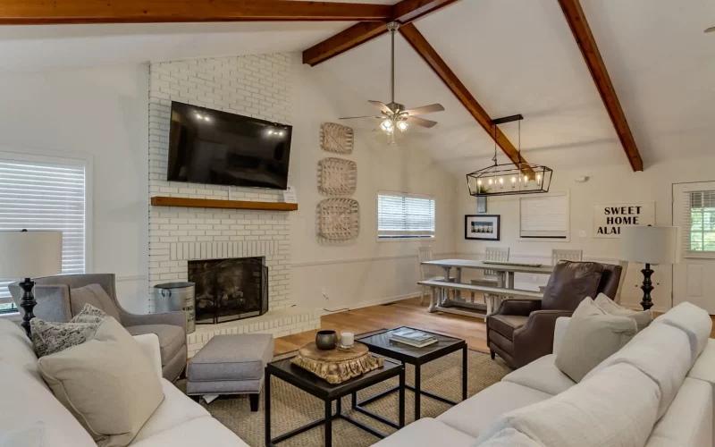 chic-lakeside-hideaway-10