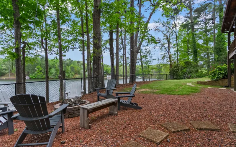 grandview-lakeside-retreat-booktapaway-001