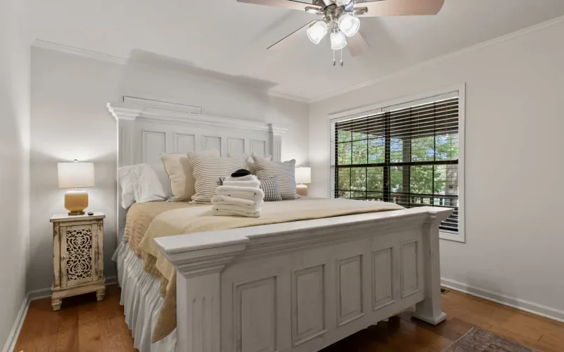 grandview-lakeside-retreat-booktapaway-037