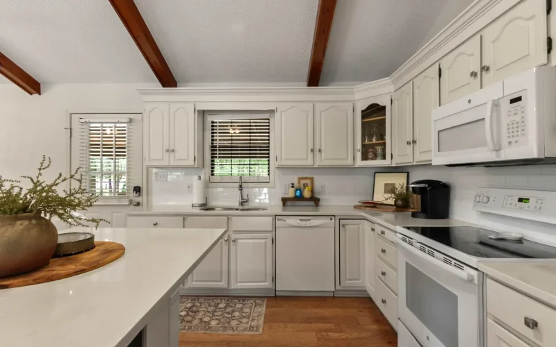 grandview-lakeside-retreat-booktapaway-047